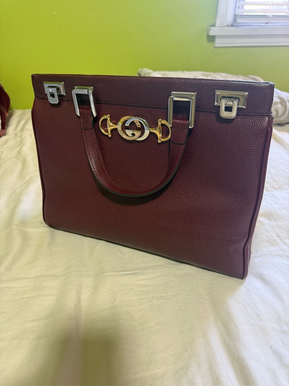 Gucci Burgundy Grainy Leather Zumi Small Tote Bag